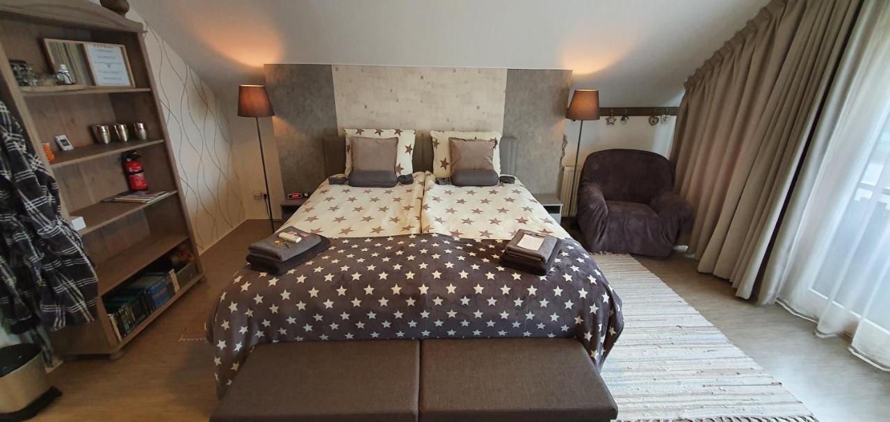 Bed & Breakfast Ravelin Rees Eksteriør bilde